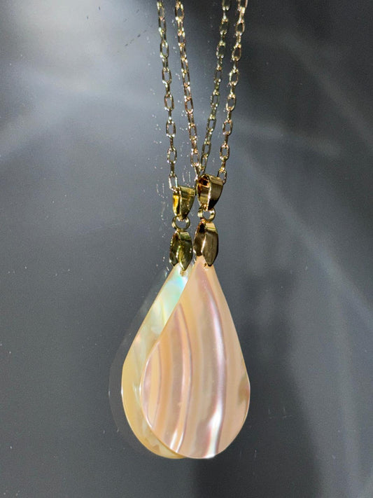 Mother of Pearl Natural Shell Pendent